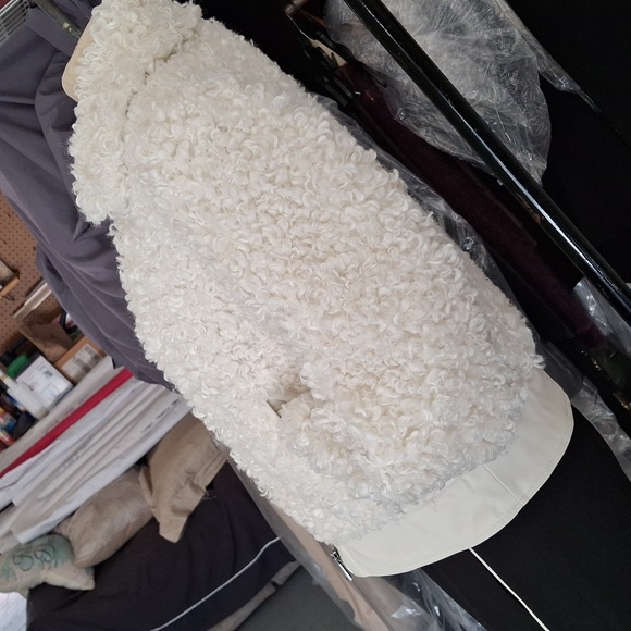 Vintage faux fur poodle look bomber jacket with leather trim - Picture 3 of 6